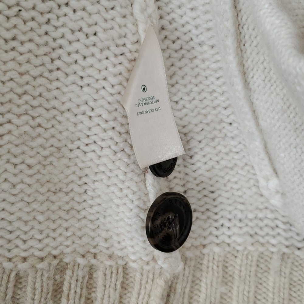 Vest - Picture 2 of 4